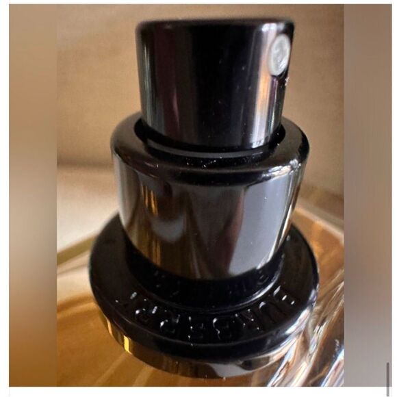 Burberry Hero Eau de Toilette - Strength, Sophistication & Timeless Appe… - Picture 4 of 17